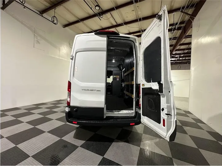 WHITE, 2018 FORD TRANSIT 250 VAN Image 15