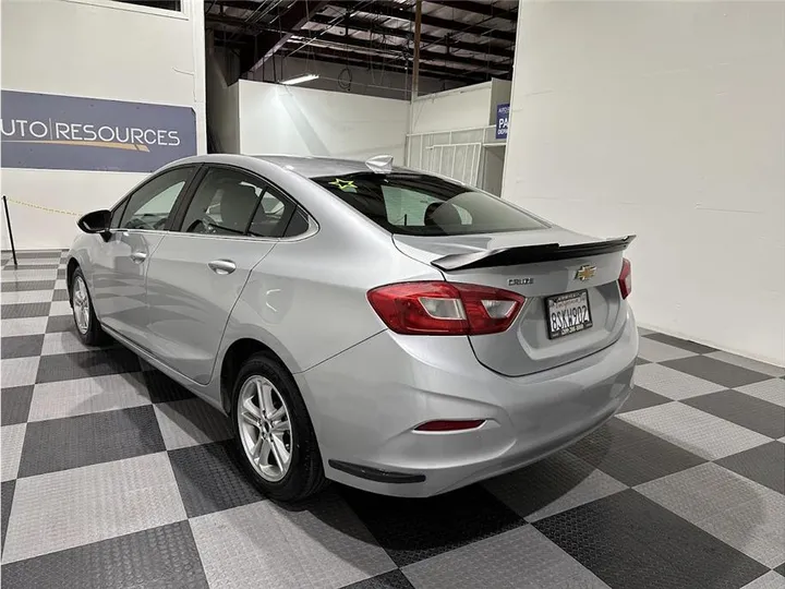 SILVER, 2018 CHEVROLET CRUZE Image 7