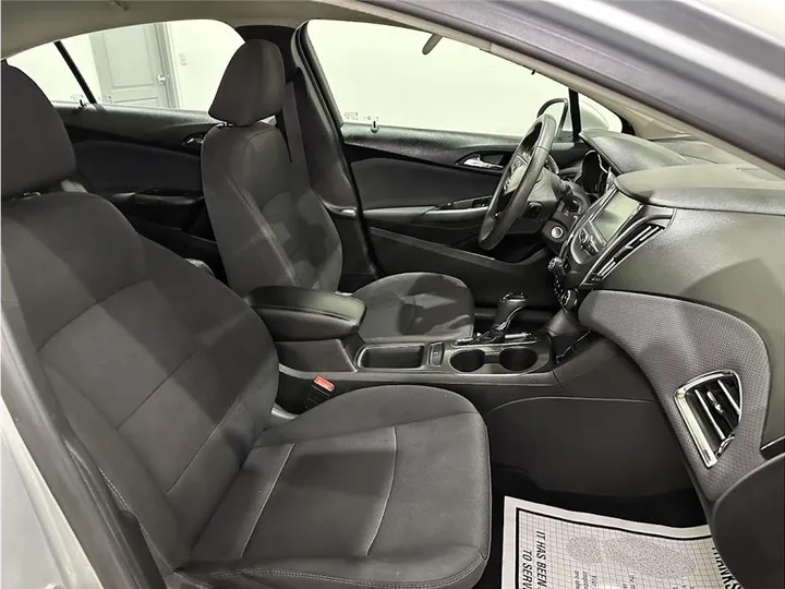 SILVER, 2018 CHEVROLET CRUZE Image 27