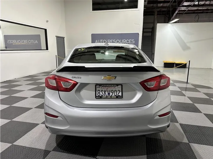 SILVER, 2018 CHEVROLET CRUZE Image 6