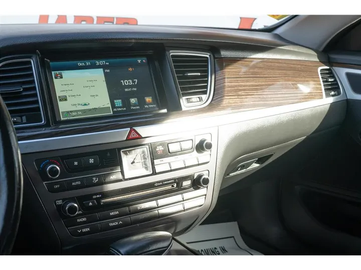 GRAY, 2018 GENESIS G80 Image 18