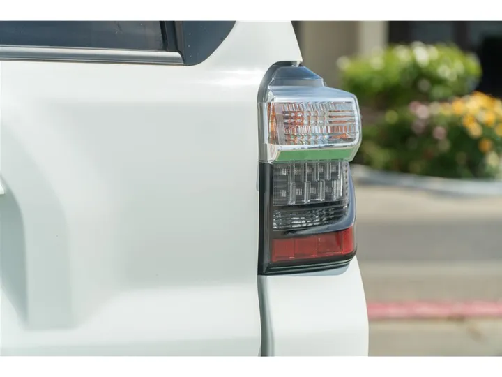 WHITE, 2023 TOYOTA 4RUNNER Image 36