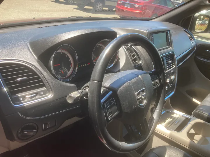 MAROON, 2018 DODGE GRAND CARAVAN PASSENGER Image 8