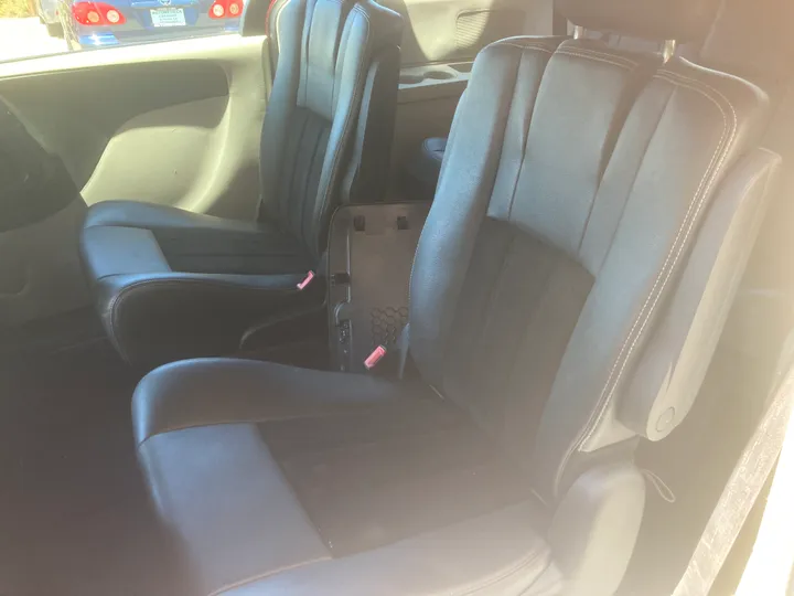 MAROON, 2018 DODGE GRAND CARAVAN PASSENGER Image 10