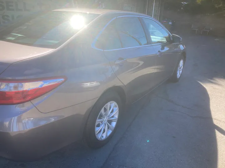 GRAY, 2015 TOYOTA CAMRY Image 4