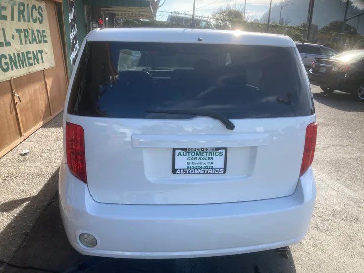 WHITE, 2008 SCION XB Image 6