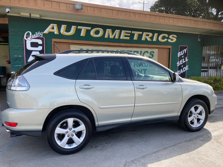 SILVER, 2004 LEXUS RX Image 4