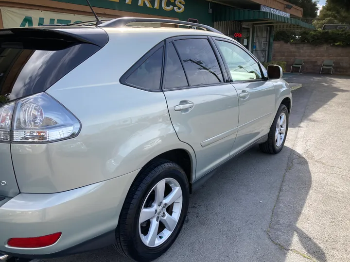 SILVER, 2004 LEXUS RX Image 5