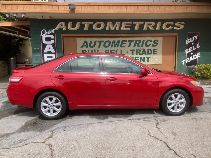 RED, 2011 TOYOTA CAMRY Image 4