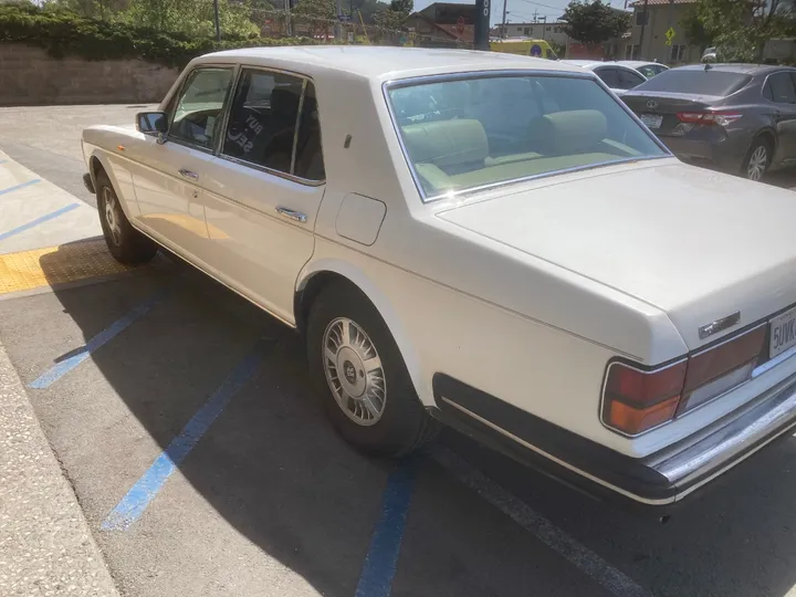 WHITE, 1984 ROLLS-ROYCE SILVER SPIRIT II Image 5