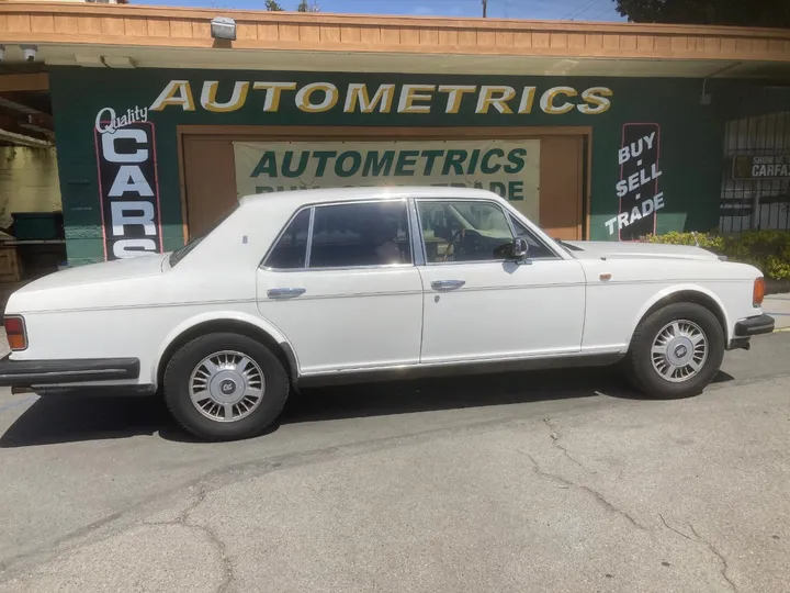 WHITE, 1984 ROLLS-ROYCE SILVER SPIRIT II Image 3