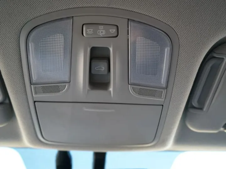 BLUE, 2017 HYUNDAI ELANTRA Image 25