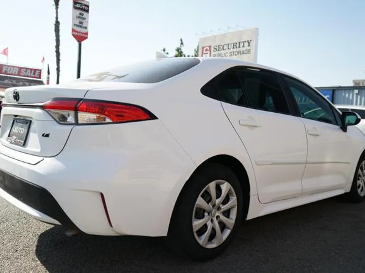 WHITE, 2020 TOYOTA COROLLA Image 7