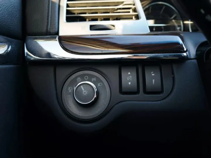 BLACK, 2011 LINCOLN MKS Image 24