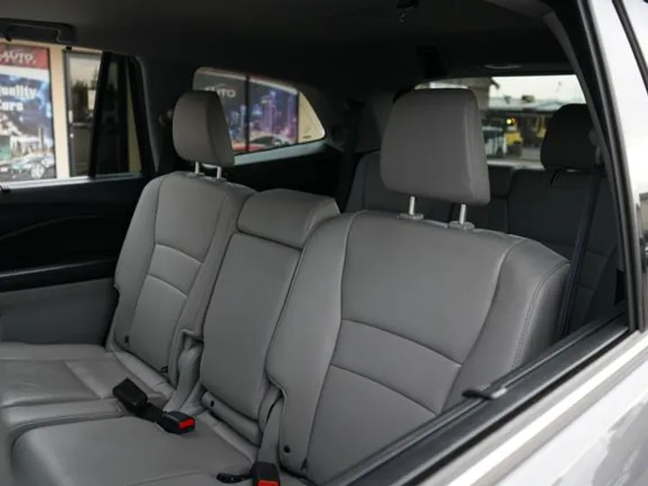 GRAY, 2016 HONDA PILOT Image 13