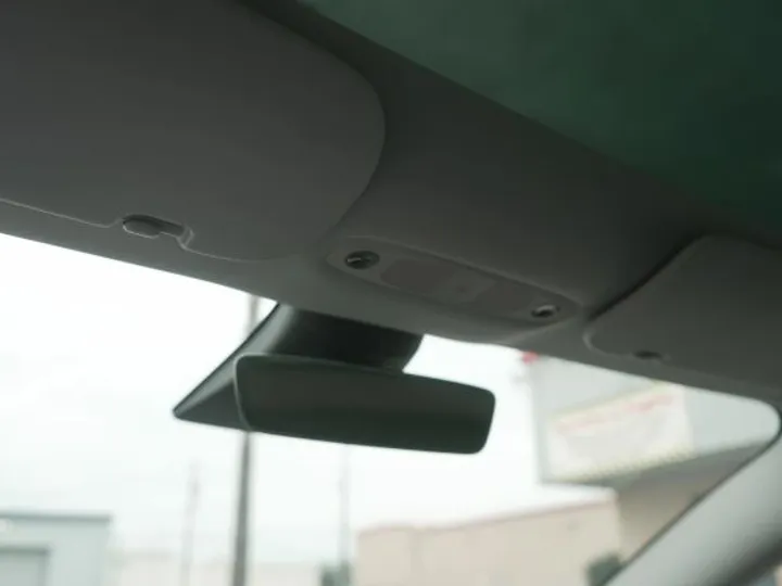 BLACK, 2018 TESLA MODEL 3 Image 23
