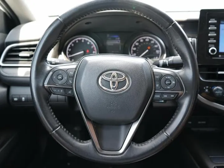 WHITE, 2022 TOYOTA CAMRY Image 19