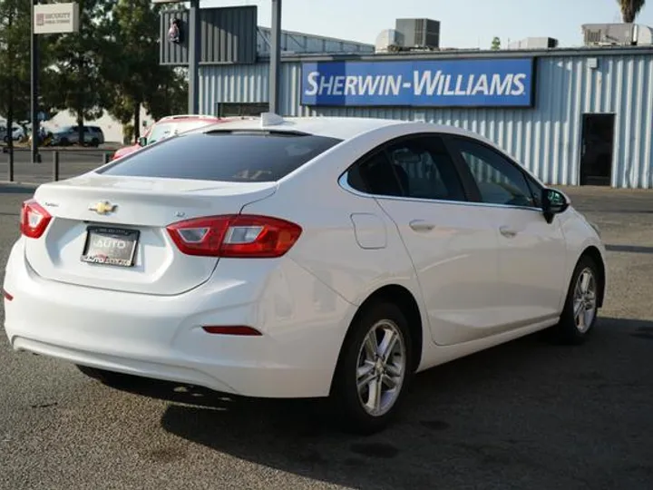 2017 CHEVROLET CRUZE Image 7