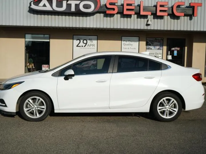 2017 CHEVROLET CRUZE Image 4