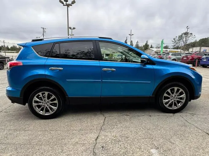 BLUE, 2016 TOYOTA RAV4 Image 8