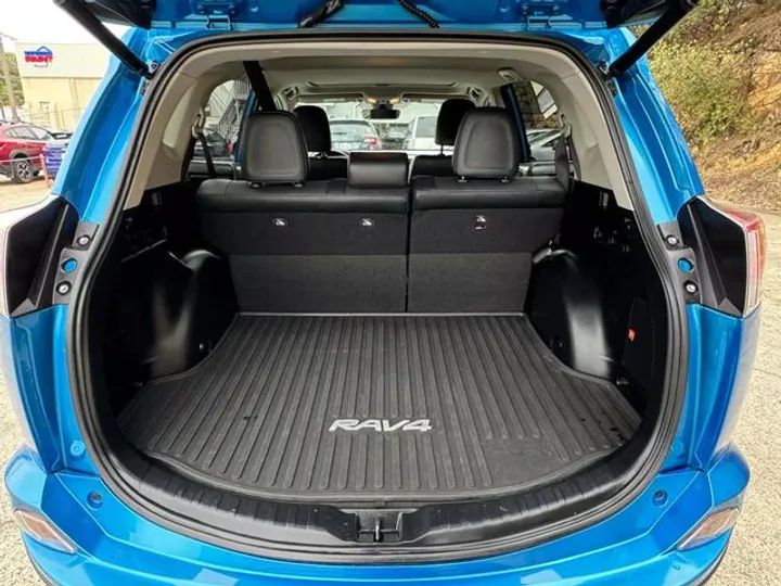 BLUE, 2016 TOYOTA RAV4 Image 20