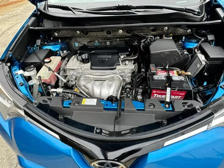 BLUE, 2016 TOYOTA RAV4 Image 33