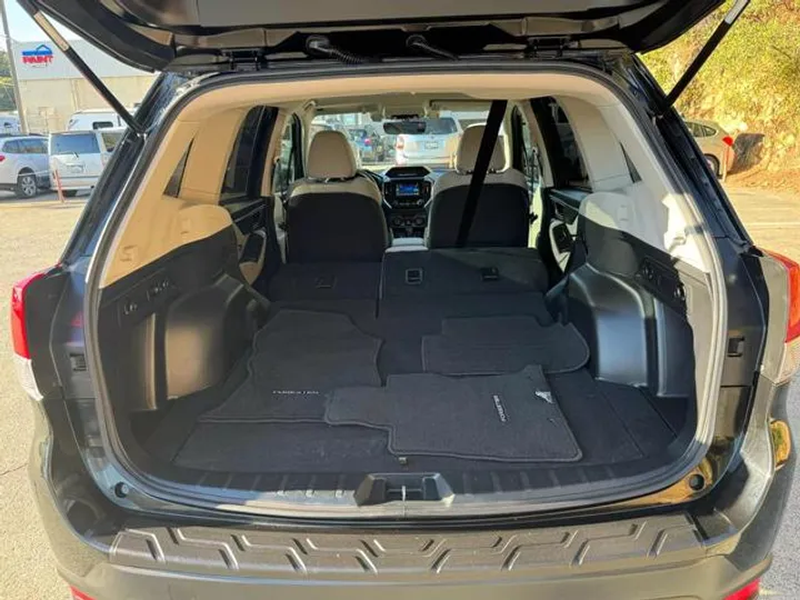 BLACK, 2019 SUBARU FORESTER Image 18