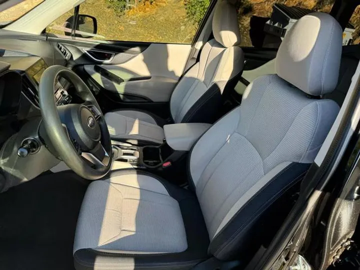 BLACK, 2019 SUBARU FORESTER Image 12