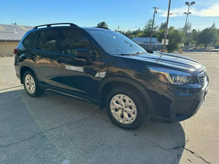 BLACK, 2019 SUBARU FORESTER Image 9