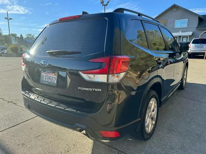 BLACK, 2019 SUBARU FORESTER Image 6