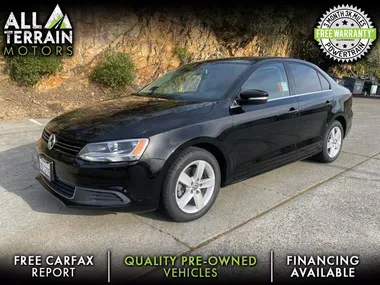 BLACK, 2013 VOLKSWAGEN JETTA Image 2