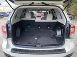 WHITE, 2018 SUBARU FORESTER Thumnail Image 19