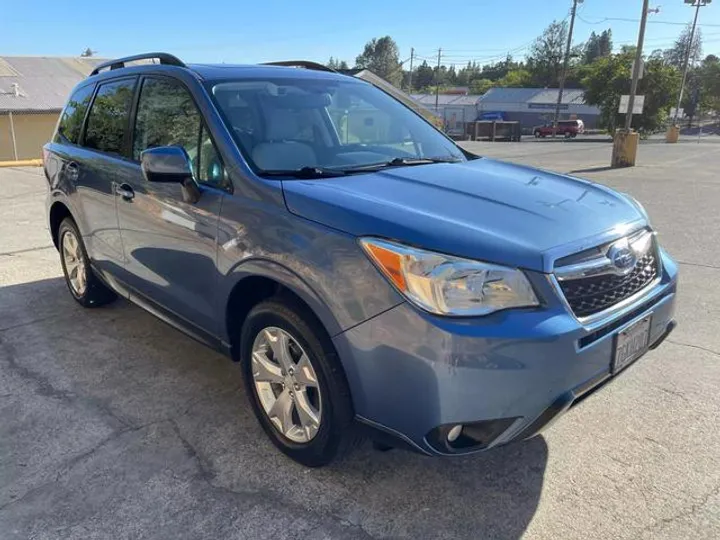 BLUE, 2015 SUBARU FORESTER Image 10