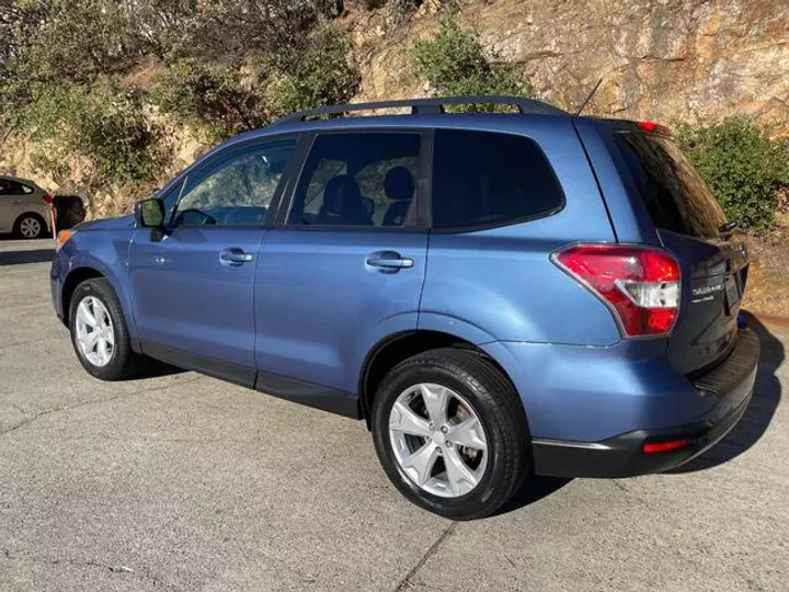 BLUE, 2015 SUBARU FORESTER Image 3