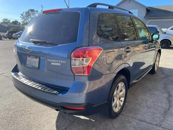 BLUE, 2015 SUBARU FORESTER Image 6