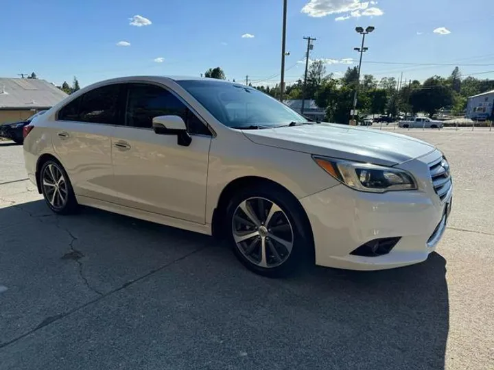 WHITE, 2015 SUBARU LEGACY Image 9