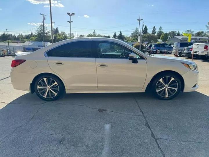 WHITE, 2015 SUBARU LEGACY Image 8