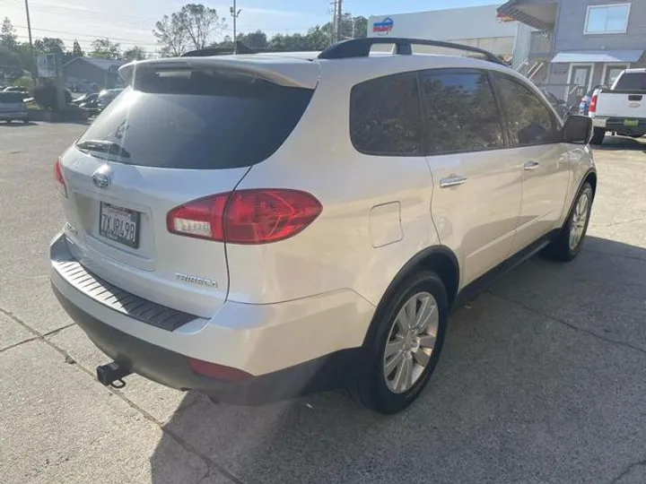 WHITE, 2014 SUBARU TRIBECA Image 5