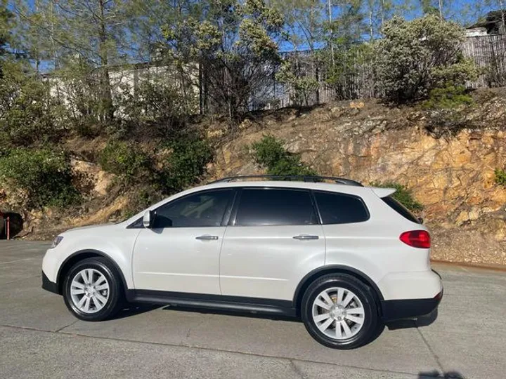 WHITE, 2014 SUBARU TRIBECA Image 2