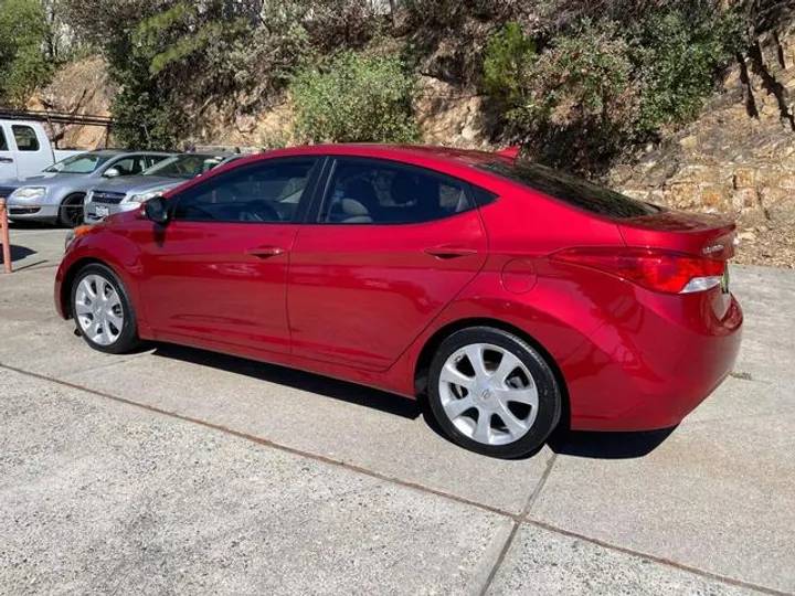 RED, 2011 HYUNDAI ELANTRA Image 3