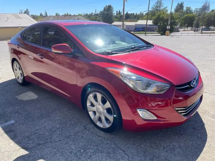 RED, 2011 HYUNDAI ELANTRA Image 10