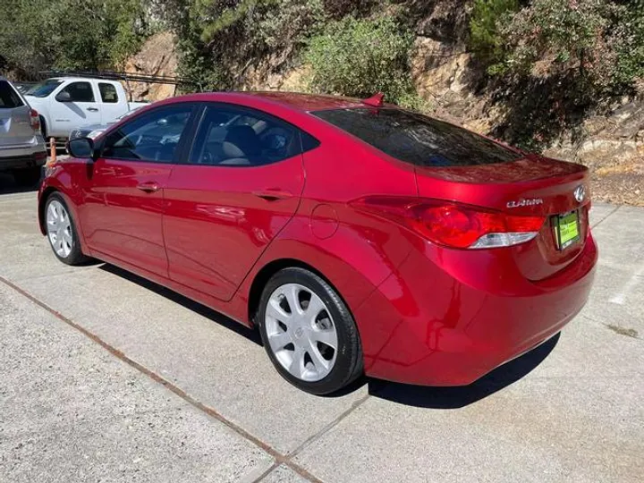 RED, 2011 HYUNDAI ELANTRA Image 4