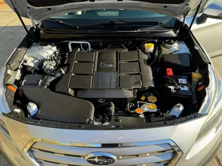 SILVER, 2017 SUBARU OUTBACK Image 32