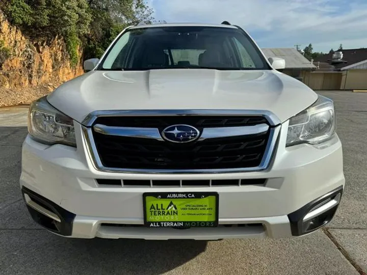 WHITE, 2017 SUBARU FORESTER Image 10