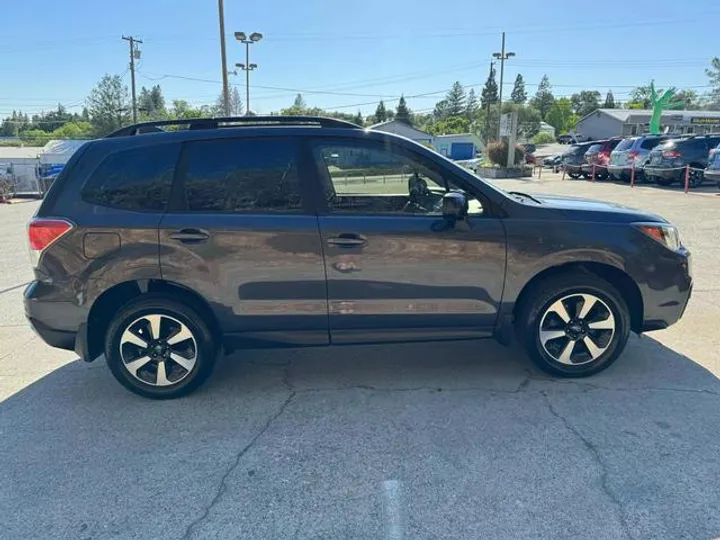 GRAY, 2017 SUBARU FORESTER Image 8