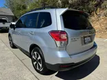 SILVER, 2018 SUBARU FORESTER Thumnail Image 4