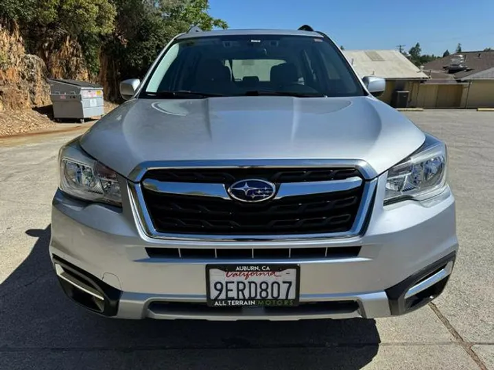 SILVER, 2018 SUBARU FORESTER Image 10