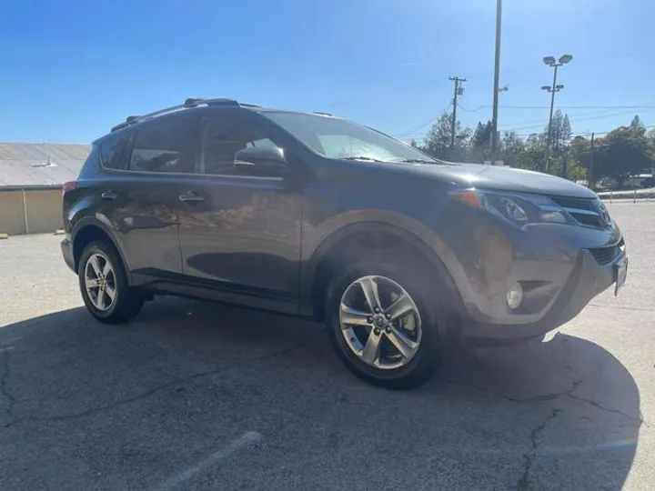 GRAY, 2015 TOYOTA RAV4 Image 7