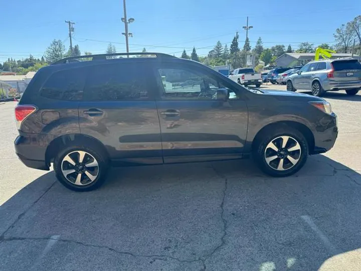 GRAY, 2017 SUBARU FORESTER Image 8