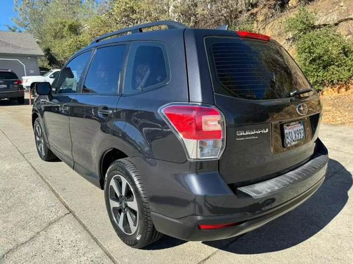 GRAY, 2017 SUBARU FORESTER Image 4